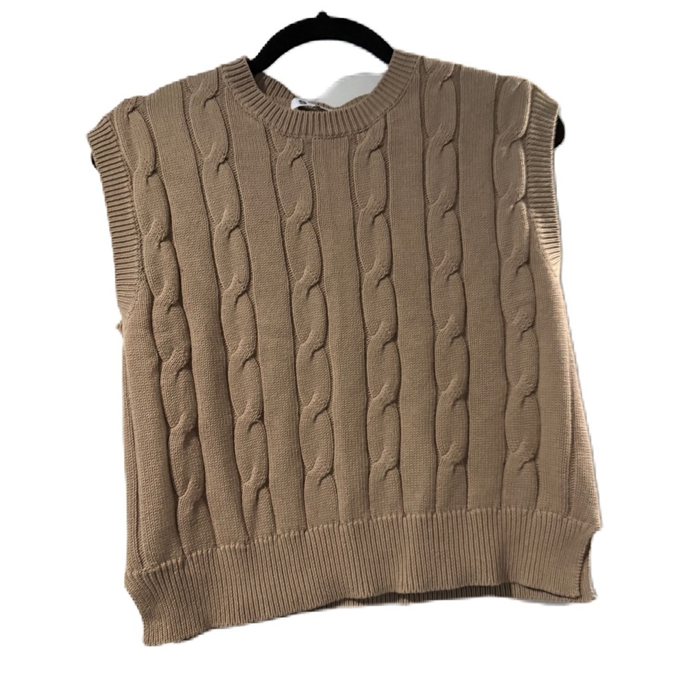 Story size M Cable Knit Tan cropped Sweater Vest